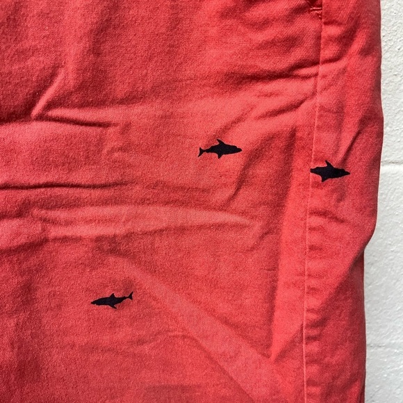 Old Navy Red Shark Pattern Men's Shorts. Size 32 - Picture 2 of 5